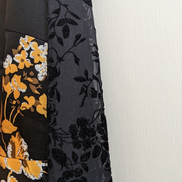 Black and gold cocktail dress - Picture 4 of 5